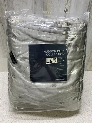Hudson Park Collection Nouveau Queen Coverlet “92in X 96in” Color Taupe Nuevo Foto 1 de 4