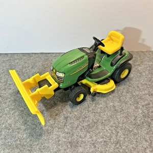 John Deere L110 ERTL 1:10 Scale Metal Lawn & Garden Tractor Toy Front Blade - Picture 1 of 12