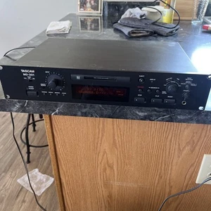 Tascam MD-301 MKII Mini Disc Recorder - Picture 1 of 10