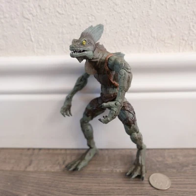 Figura Toy Biz Marvel Spider-Man Classics Tail Attack Lizard 2004 6" sin cola Foto 1 de 2