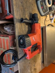 Milwaukee 5318-21 Corded 1-1/2" (40 mm) ROTARY HAMMER . Spline Drive. - Picture 1 of 12