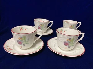 Lot of 4 DUO Set Tea Cup and Saucer JOHNSON BROTHERS ENGLAND TEXTURED BERRIES - Picture 1 of 8