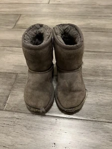 Girls Gray Ugg Boots Size 9 Toddler - Picture 1 of 8