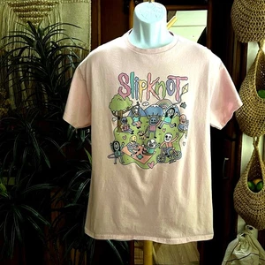 Slipknot Pink Graphic Band T-Shirt L | Hot Topic Heavy Metal Cartoon Park Szene - Bild 1 von 7