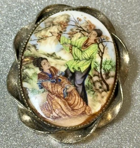 Vintage Oriental Asian Couple Pairing Cameo Porcelain Brooch Pendant CJ-J-6-4 - Picture 1 of 3
