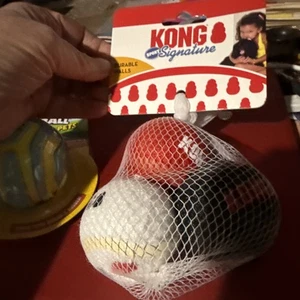KONG Sport Signature Palline da Tennis PICCOLE 3 pz No Squeak Durevole Dog Fetch Giocattolo 2" - Foto 1 di 3