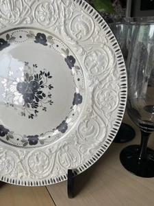 Wedgwood Patrician AMH8485 , 10.5" Dinner Plate Black Silver Floral VTG England - Picture 1 of 10