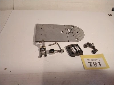SINGER 237 FASHION MATE THROAT PLATES, FEED DOG,  PRESSER FOOT,  NEEDLE CLAMP... - Image 1 of 4