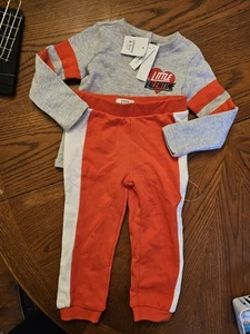 KLEINKIND JUNGE 2-TEILIG Valentinstag OUTFIT Größe 3T LANGARM JOGGINGHOSE Krone Efeu - Bild 1 von 4