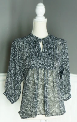 NUEVO Top Collective Concepts Talla XS Negro Corbata Transparente Cuello Redondo Manga 3/4 Nuevo con Etiquetas Foto 1 de 4