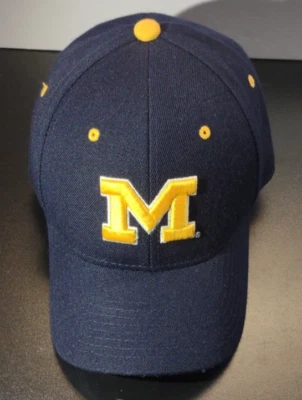 Michigan Wolverines Wool Blend Fitted Hat Cap Size 7 1/8 Zephyr Embroidered NCAA - Image 1 of 4