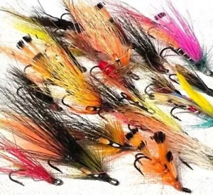 Mosche da pesca al salmone SELEZIONE ASSORTITA singole/doppie/altre varie ganci & Qtà - Foto 1 di 1