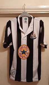 Newcastle United Retro Football Shirt - Picture 1 of 1