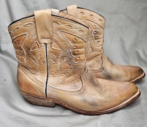Bed Stu Western Boots Womens 9 Beige Leather Ankle Pointed Toe Pull On Cobbler - Picture 1 of 15