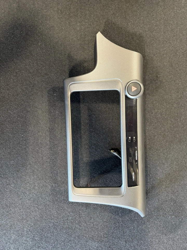 Radio de tablero Scion TC 2014-2016 bisel envolvente moldura OEM Foto 1 de 2