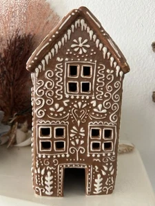 Pottery Barn handgefertigtes Keramik Lebkuchenhaus hoch 8 1/4" Höhe Neu mit Etikett. - Bild 1 von 10