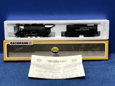MIKADO Bachmann UNION PACIFIC 2-8-2 LOCOMOTIVE 2528 + Tender HO in Original BOX - Image 1 of 4