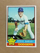 Steve Garvey ~ Vintage 1976 Topps #150 Los Angeles Dodgers