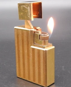 Accendino a gas Cartier funzionante oro decorazione godron quadrato senza scatola - Foto 1 di 9