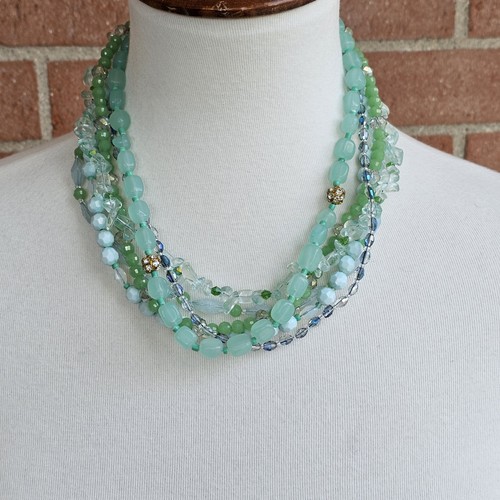 VETEMENTS Collana TALBOTS stratificata diverse perline 5 fili tonalità verde dichiarazione vetro mare