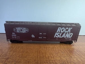 HO Athearn 50' Rock Island RI Enchufe Puerta Caja Coche con Acopladores Kadee # 35062 - Imagen 1 de 6