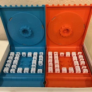 VINTAGE 1988 HANGMAN MILTON BRADLEY GAME FREE SHIP FOR REPLACEMENT TRAYS TILES - Picture 1 of 13