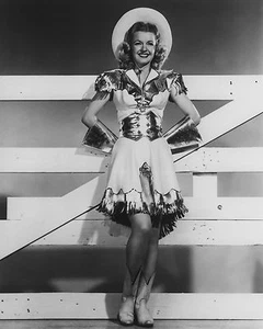 DALE EVANS "QUEEN ON THE WEST" 8"X10" B&W RR-X06 - Foto 1 di 1