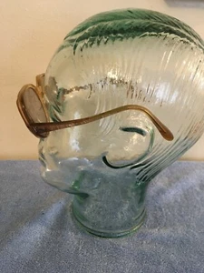 VINTAGE 70s - 80s WOMENS DROP ARM EYE GLASSES WITH UNKNOWN LENSES ESTATE FIND - Picture 1 of 11