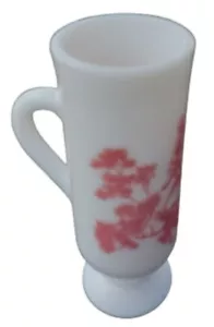 Vintage Avon Demitasse Cup Mug White Milk Glass Red/Pink Toile Courting A25 SP - Bild 1 von 3