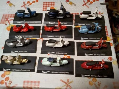 MODELLINI VESPA MAISTO SCALA 1: 18 LOTTO  12 PEZZI DIVERSI IN OTTIME CONDIZION - Immagine 1 di 2