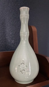 Perfect Unique 8.75"x5" Signed Vintage Korean Celadon Vase Floral Bamboo Neck - Picture 1 of 1