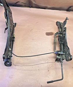 98 Honda Prelude Front RIGHT Seat Track Rail Mounting Bracket Passenger 97-01 - Bild 1 von 13