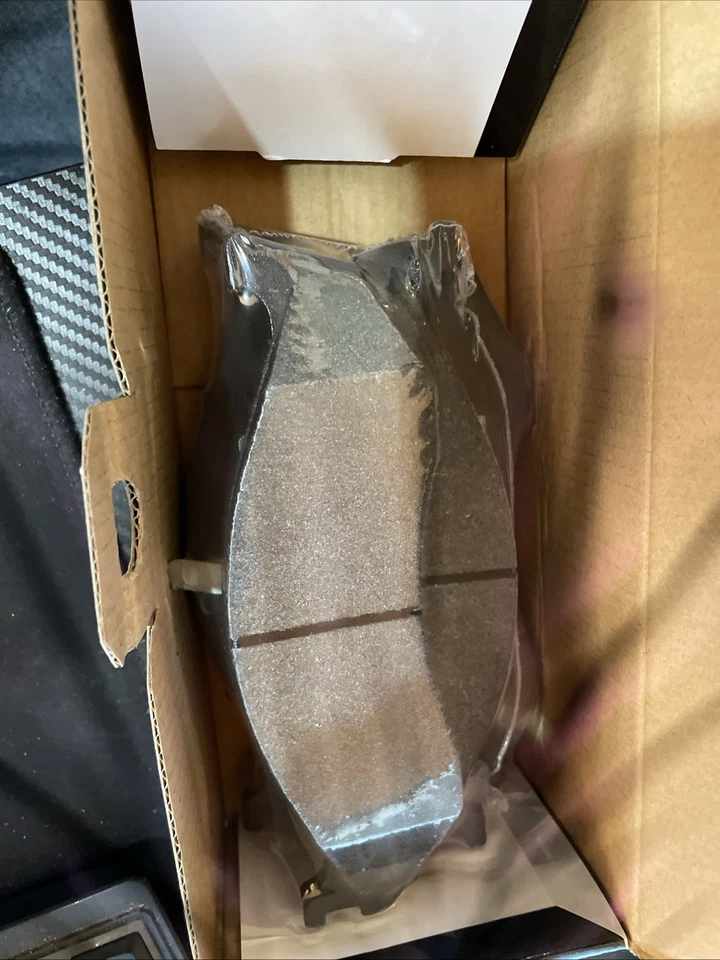 Juego de pastillas de freno de disco pastillas de freno delanteras semimetálicas CARQUEST MKD477 para jeep Foto 1 de 1