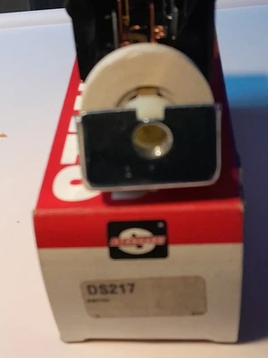 80-82 FORD THUNDERBIRD HEADLIGHT SWITCH - Image 1 of 2