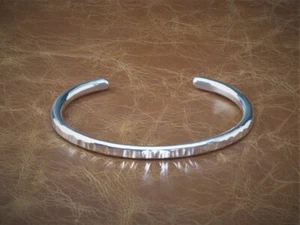 Men's Gents Hammered Solid 925 Sterling Silver Open Torque Bangle Bracelet - Picture 1 of 9