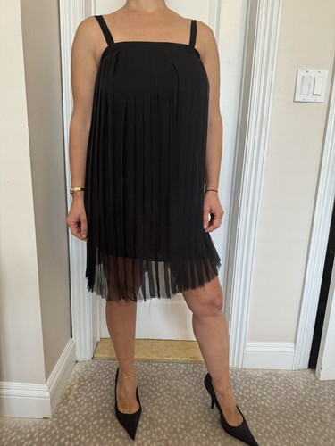 ABITO DA BAMBINO CHANEL NERO TRASPARENTE A PIEGHE ORLO SFILACCIATO IN SETA TAGLIA 36