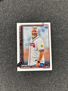 2025 Topps Series 1 Chipper Jones FIRST PITCH Truist Park FP-7 - Bild 1 von 2