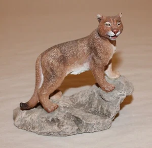 Second Nature Design Berglöwe Puma Harz Figur 4" Breite x 4" Tiefe x 2-1/2 Tiefe - Bild 1 von 7
