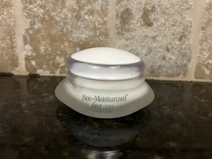 bee-alive bee-moisturized Face/Day Cream spf 15 1.5 oz - Picture 1 of 3