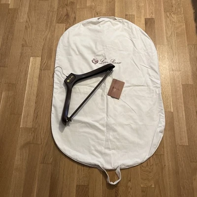 Loro Piana Kleidersack Housse 100x68 cm Schutzsack + Kleiderbügel gratis  - Bild 1 von 4