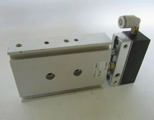 Cilindro pneumatico scorrevole SMC CXSM15-25 #A6-22 - Foto 1 di 4