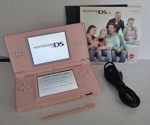 Nintendo Ds Lite Konsole Rosa mit Bedienungsanleitungen und Ladegerät Guter Zustand - Bild 1 von 12