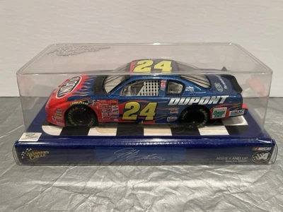 Winner's Circle 1/24 - #24 Jeff Gordon Dupont (2002) - Image 1 of 3