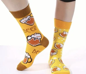 Herren Bier Socken – Lustiges Bierkrug Design, Einheitsgröße, Party Geschenk - Bild 1 von 2