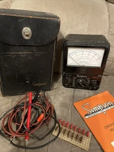 Millimetro analogico volt ohm Simpson modello 260 con manuale e custodia vintage - Foto 1 di 15
