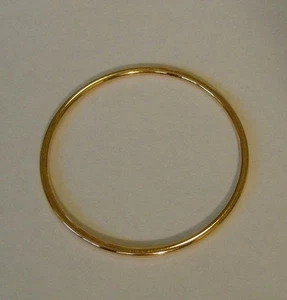 Vintage Plain Narrow Goldtone Bangle - OSFM - Picture 1 of 1