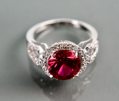 Anillo redondo de oro blanco de 14 kt rubí rojo simulado de 2,55 ctw con diamantes naturales Foto 1 de 4