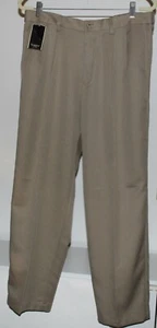 Haggar Men's Classic Fit No Iron Comfort fit Br Khaki PLEATED Pants Size 34 x 29 - Picture 1 of 6