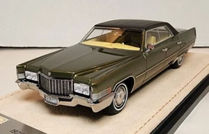 Modelos de estampillas 1:43 1970 Cadillac Sedán deVille Bayberry techo metálico/dorado/negro - Imagen 1 de 6