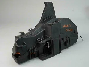 2000 - 2004 Volvo 60 Series Engine Fuse Relay Box Junction Block 9494210 Oem - Picture 1 of 10
